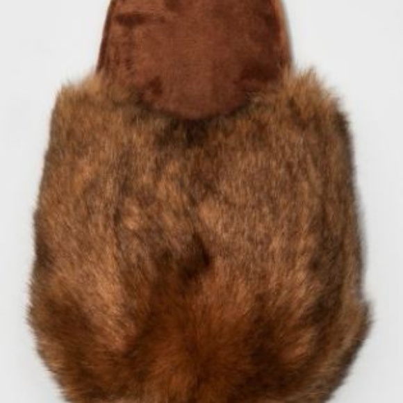 Plush Slippers - Picture 3 of 4